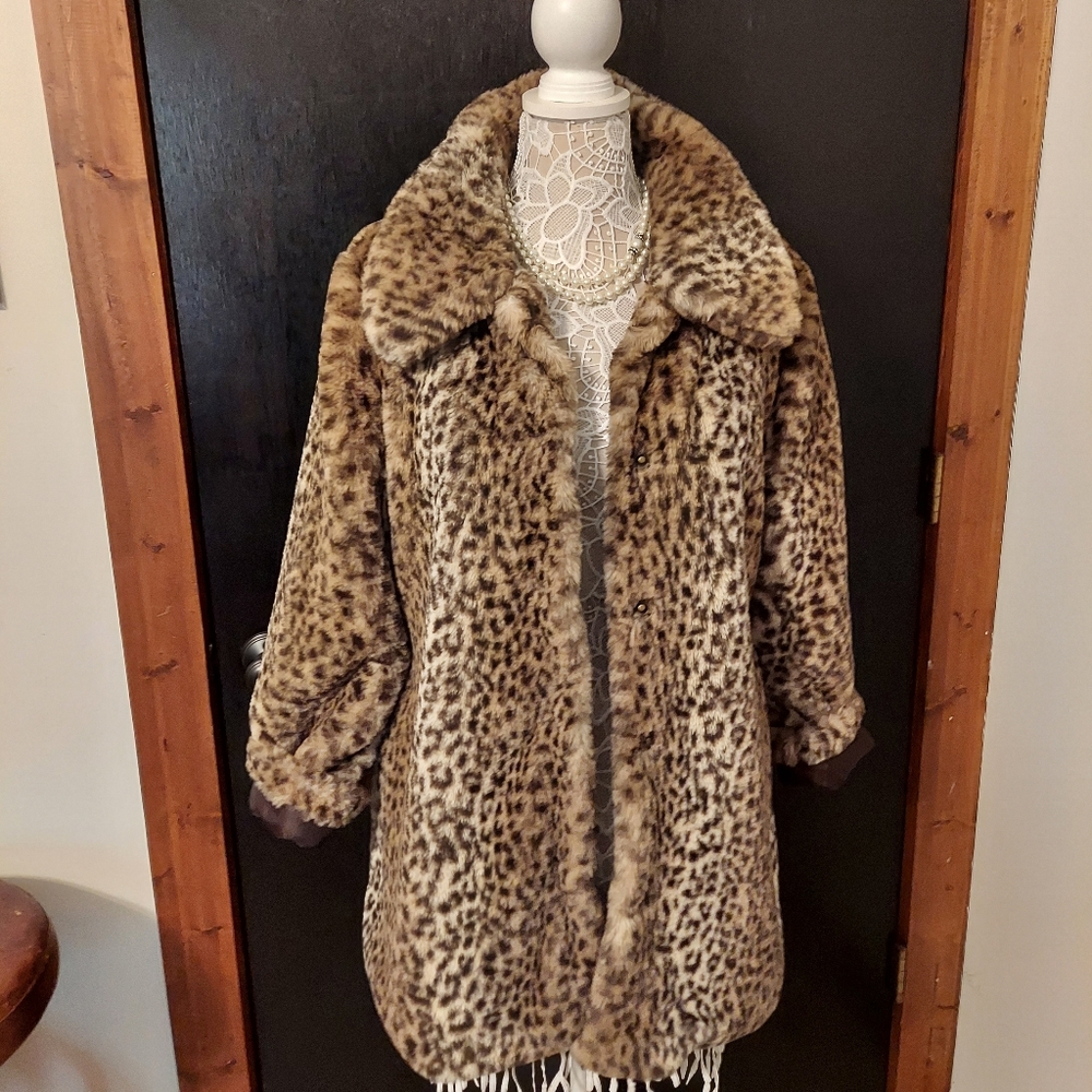 Faux Fur Leopard Print Coat